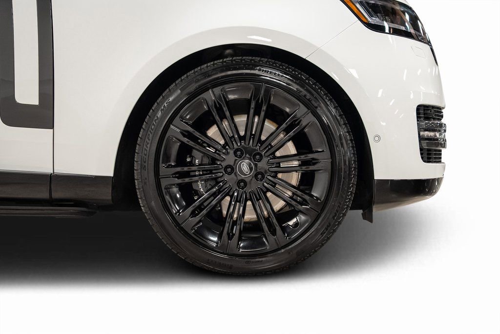 Used 2025 Land Rover Range Rover SE image 28