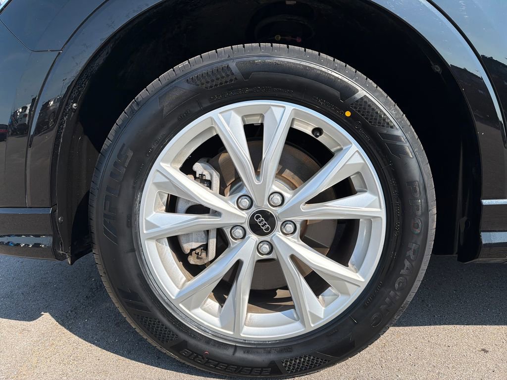 Used 2024 Audi Q3 2.0T Premium image 2