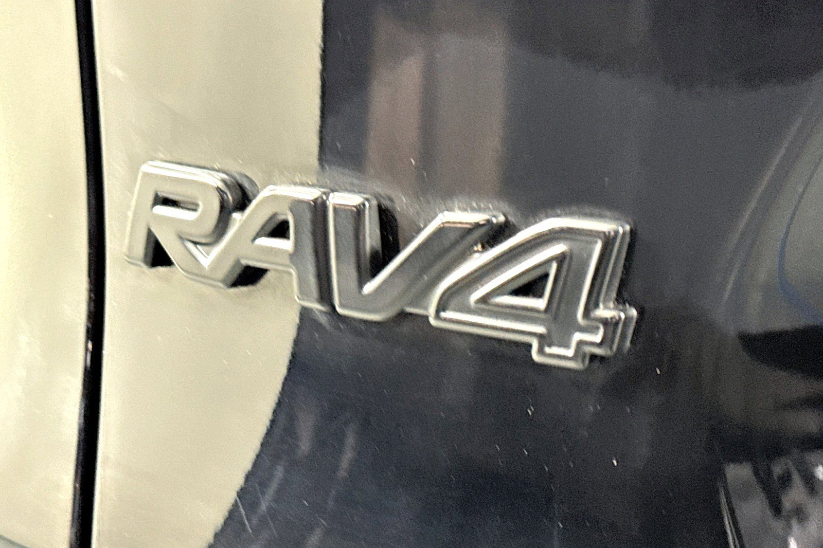 Used 2024 Toyota RAV4 AWD Hybrid image 9