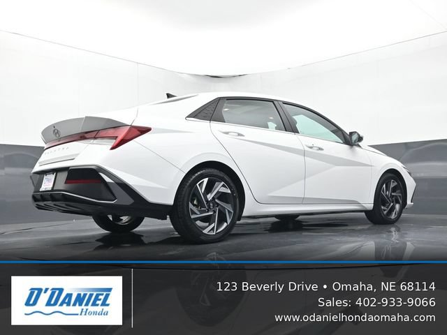 Used 2024 Hyundai Elantra SEL w/ Convenience Package FWD image 12