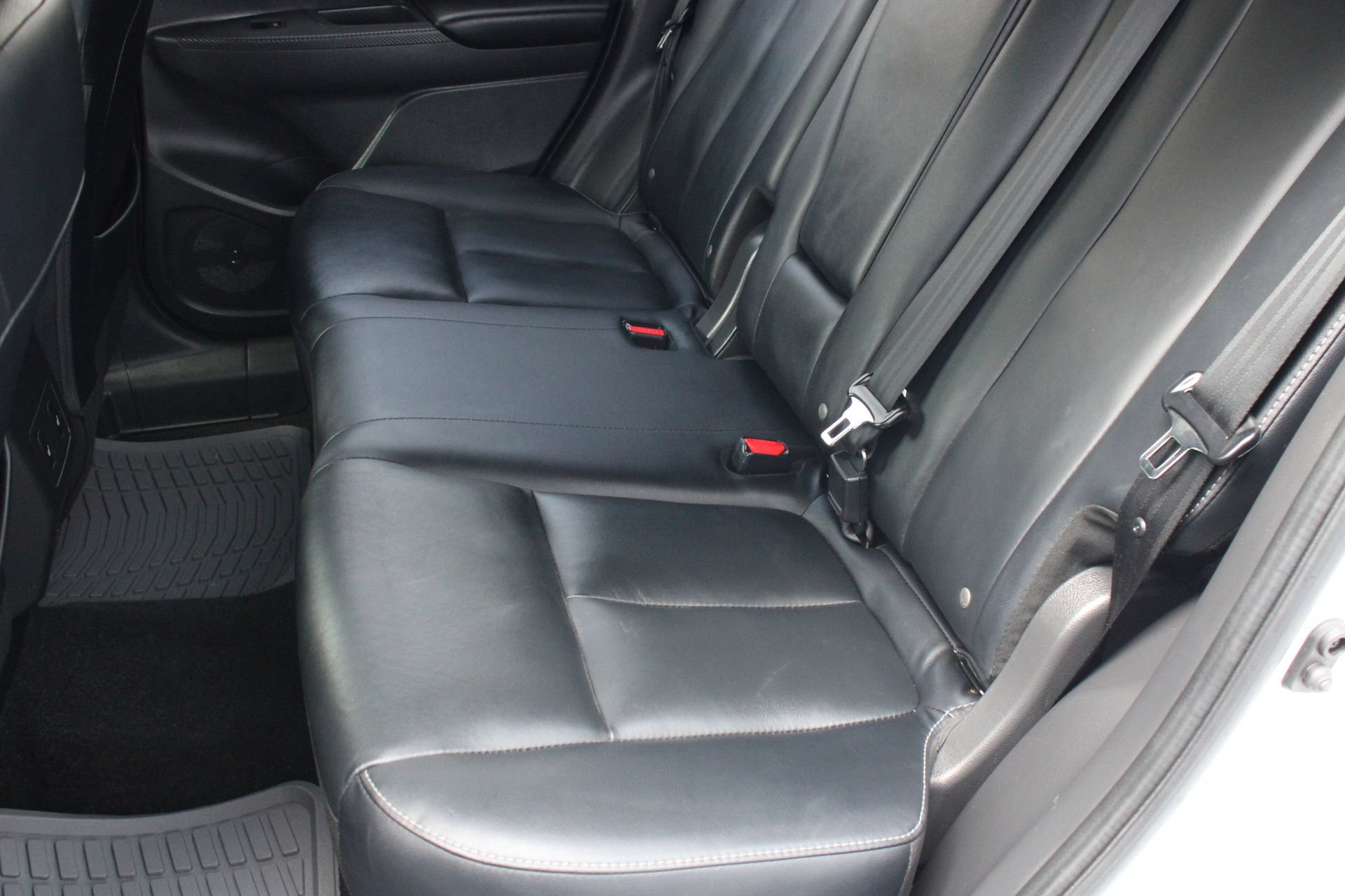 Used 2024 Mitsubishi Eclipse Cross SEL AWD/4WD image 18