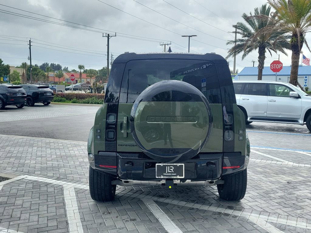 New 2026 Land Rover Defender 110 X-Dynamic SE image 4