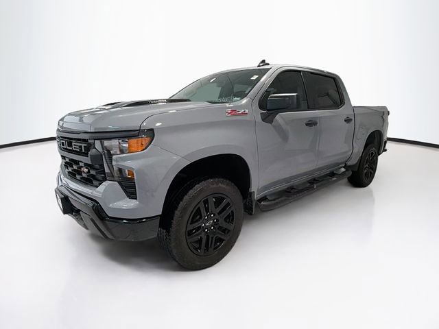 Used 2024 Chevrolet Silverado 1500 Custom Trail Boss w/ Turbomax Blackout Package AWD/4WD image 3
