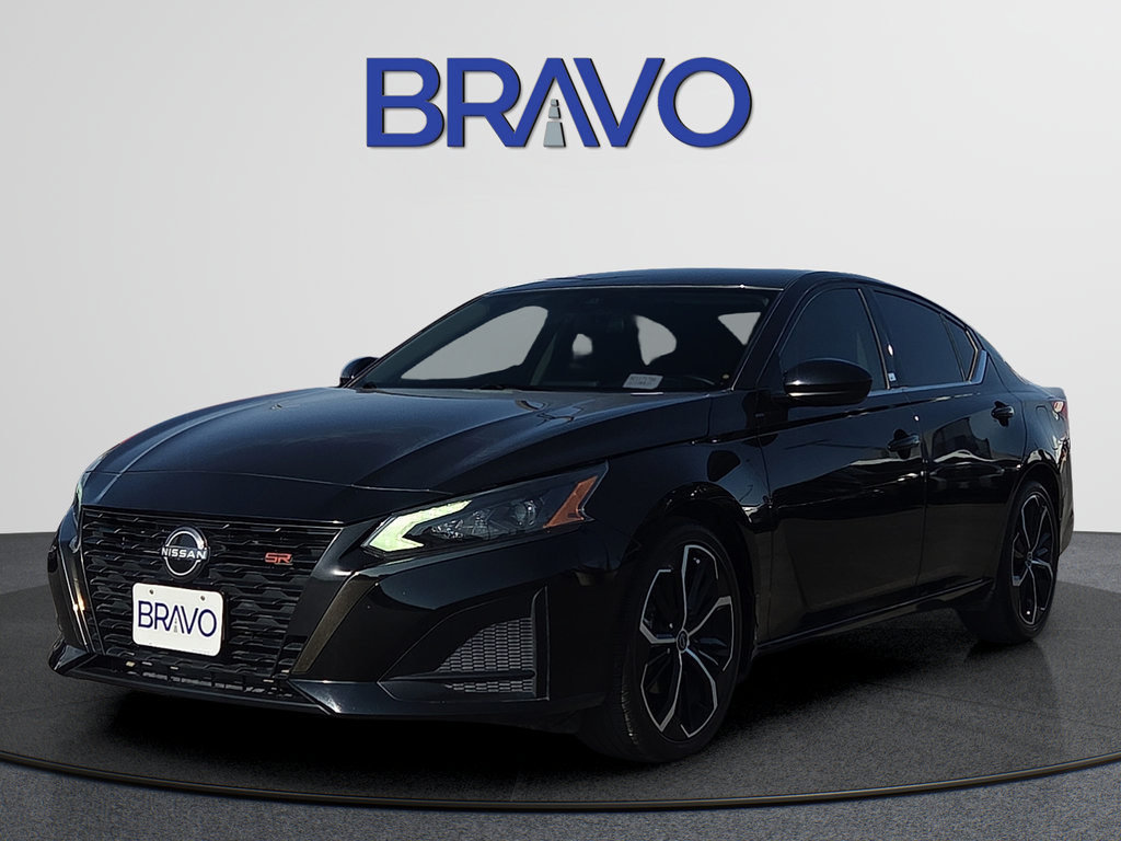 Used 2023 Nissan Altima 2.5 SR FWD image 1