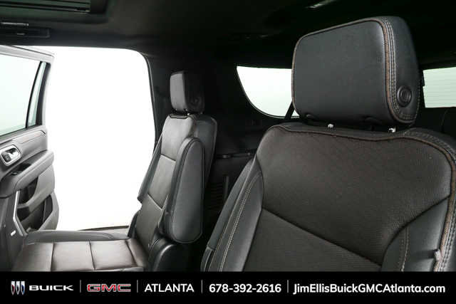 Used 2023 Chevrolet Suburban High Country image 19