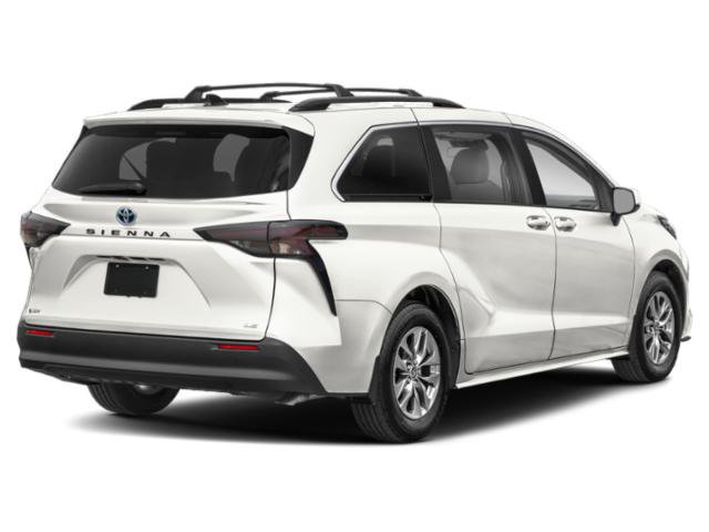 Certified 2025 Toyota Sienna LE FWD image 2