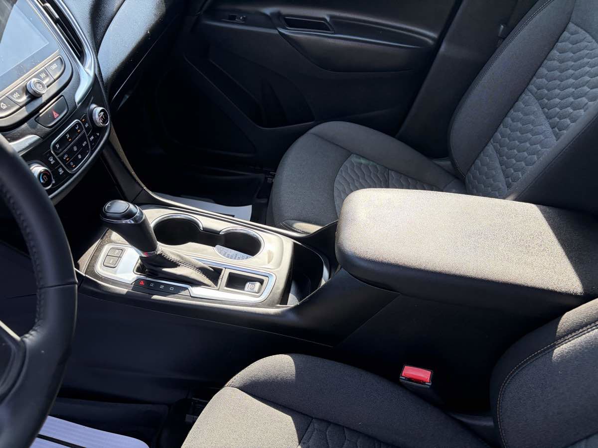 Used 2018 Chevrolet Equinox LT w/ Redline Edition AWD/4WD image 14