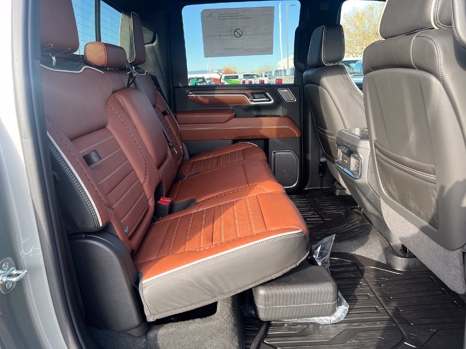 New 2026 GMC Sierra 3500 Denali Ultimate AWD/4WD image 29
