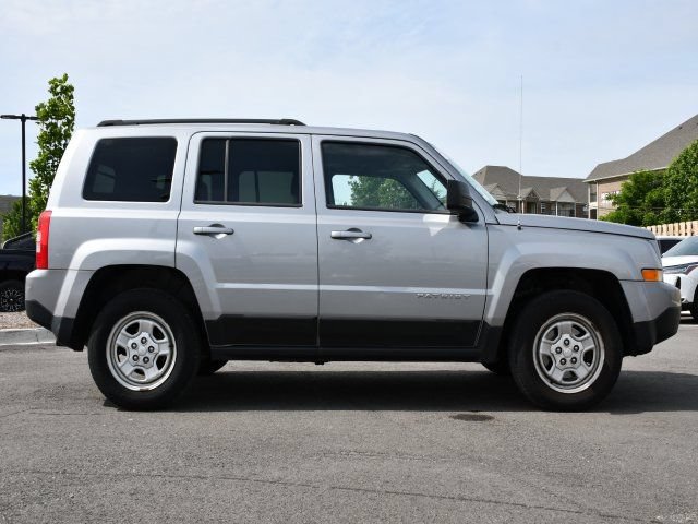 Used 2015 Jeep Patriot Sport w/ Power Value Group AWD/4WD image 8