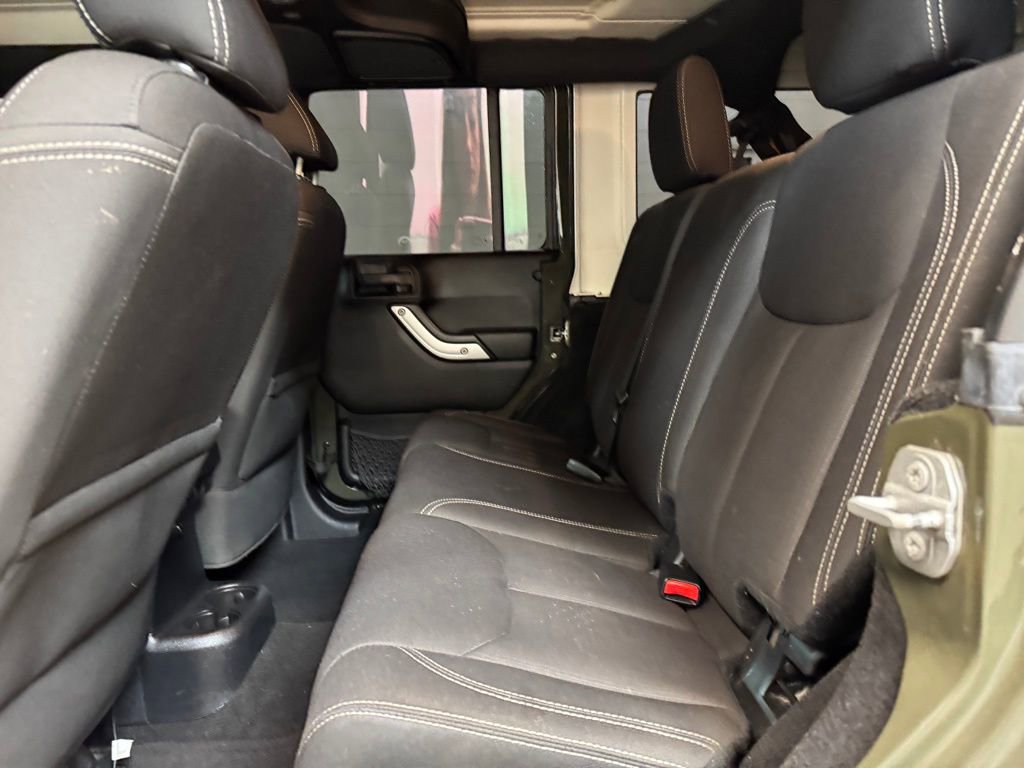 Used 2016 Jeep Wrangler Unlimited Sahara w/ Dual Top Group AWD/4WD image 15