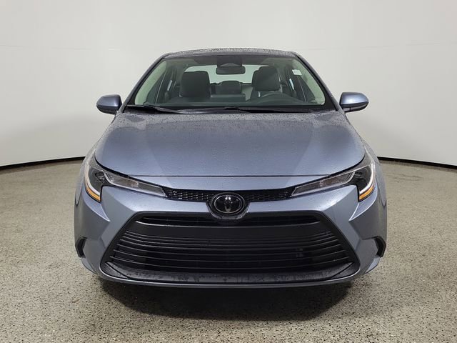 Used 2025 Toyota Corolla LE image 3