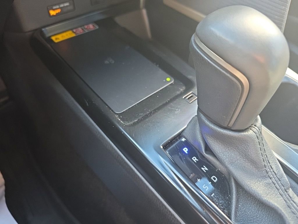 Used 2025 Toyota Camry SE w/ Convenience Package image 27