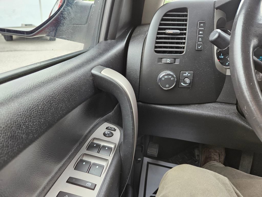 Used 2010 Chevrolet Silverado 1500 LT w/ Power Pack Plus AWD/4WD image 13