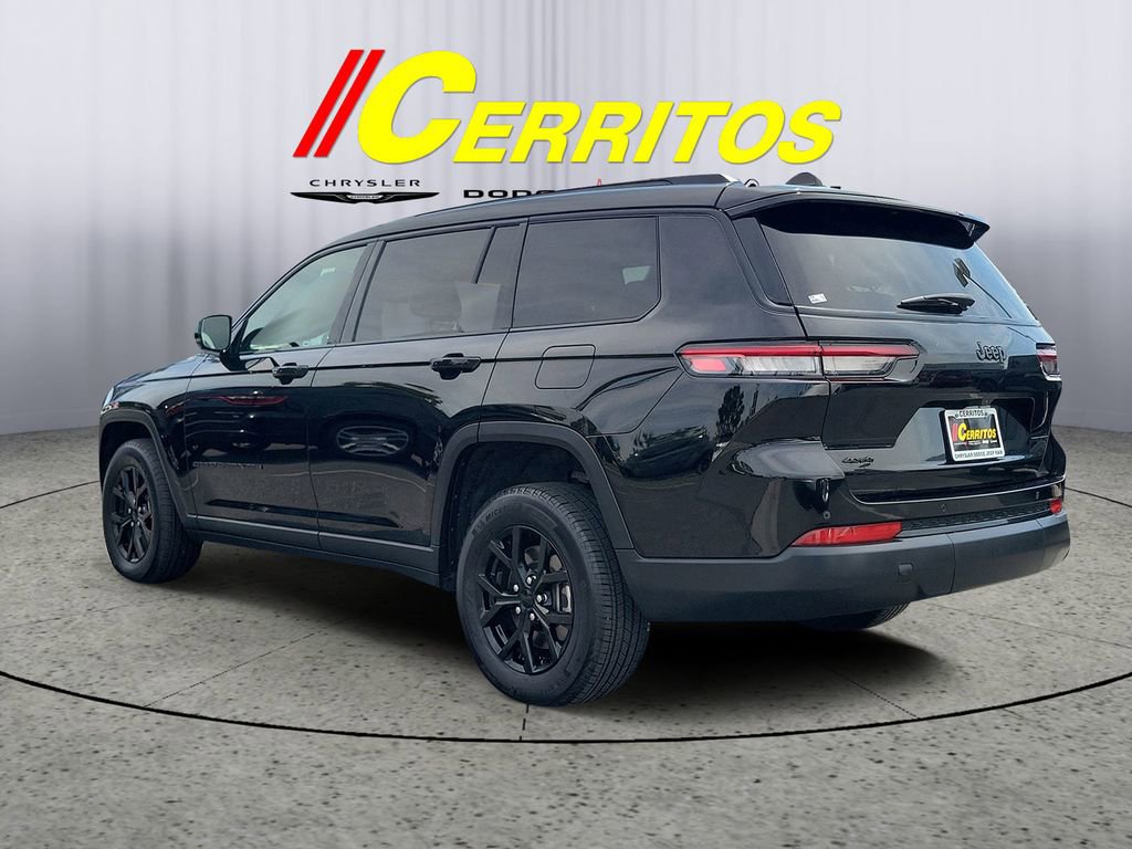 Used 2024 Jeep Grand Cherokee L Laredo image 2
