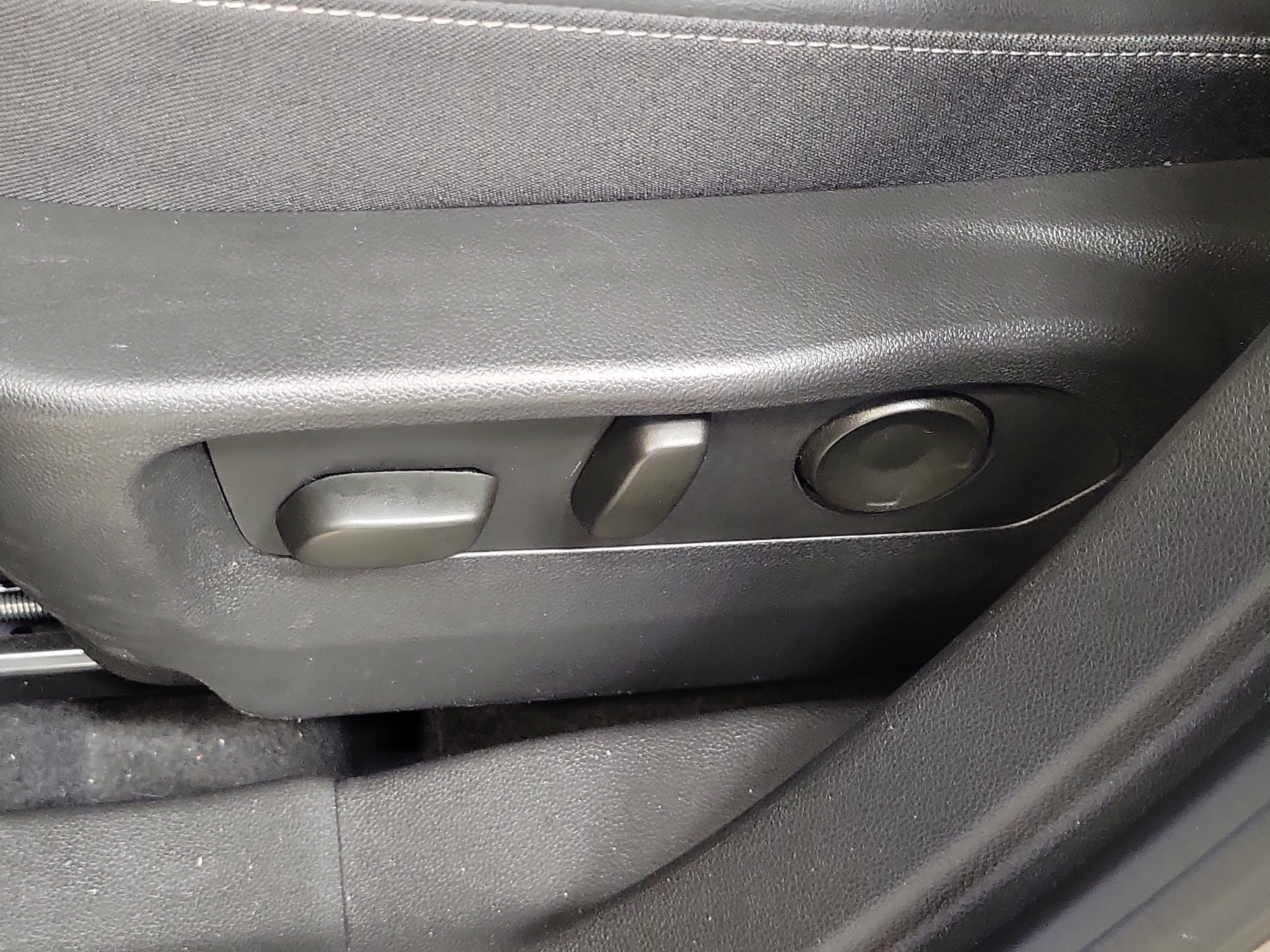 Used 2024 Buick Envision Preferred AWD/4WD image 19