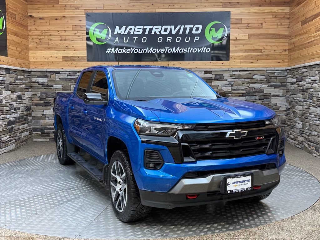 Used 2024 Chevrolet Colorado Z71 w/ Z71 Convenience Package 2 AWD/4WD image 2