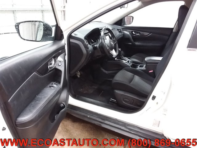 Used 2017 Nissan Rogue SV AWD/4WD image 10