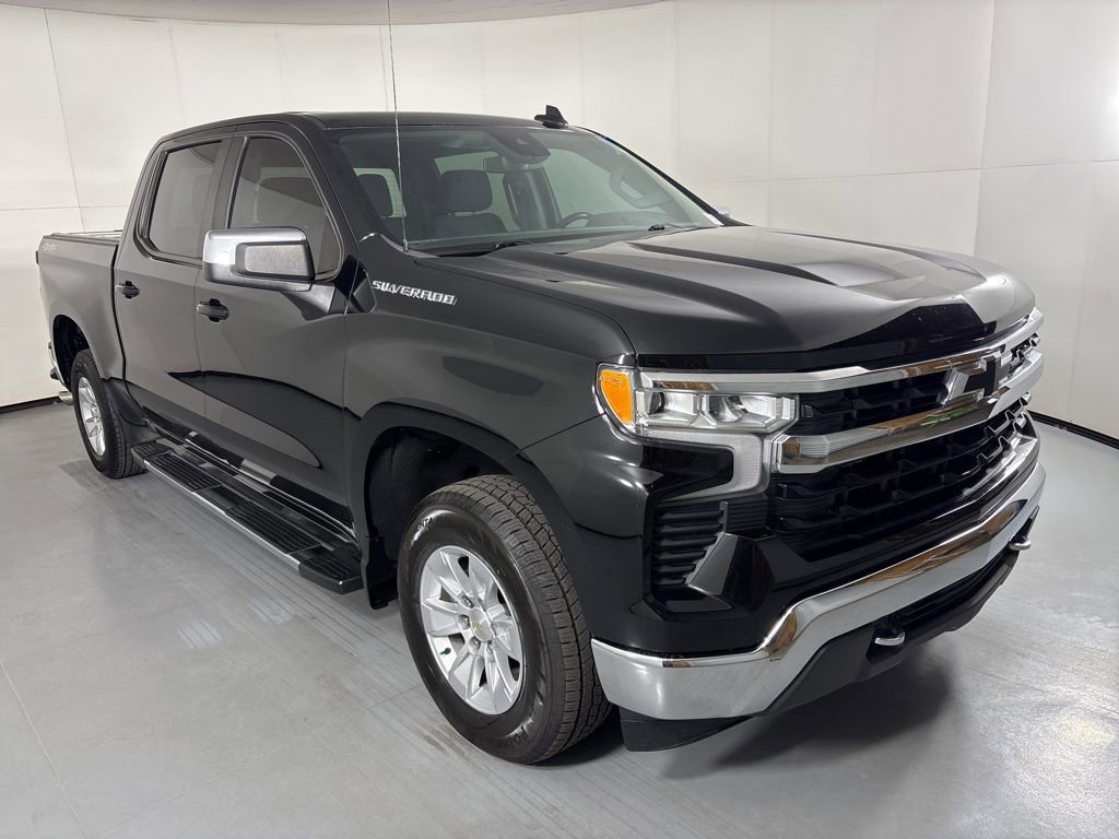 Used 2022 Chevrolet Silverado 1500 LT w/ LPO, Chrome Package image 2