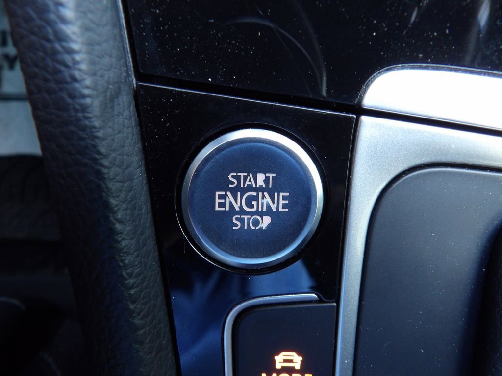 Used 2018 Volkswagen Golf R 4-Door image 20