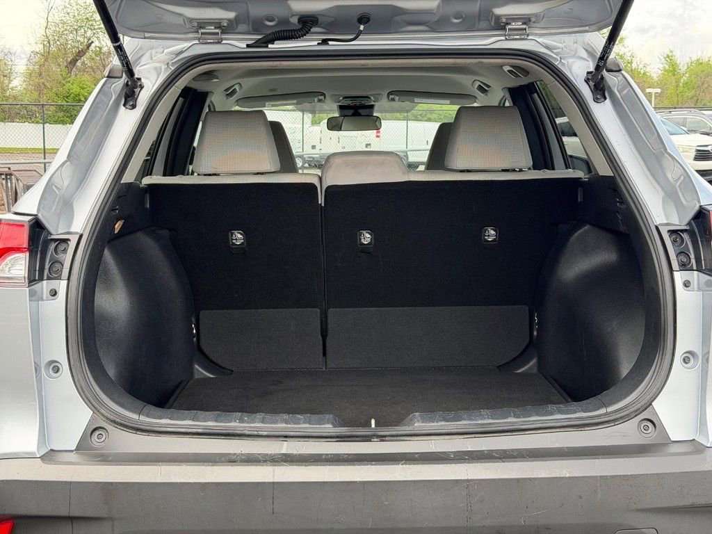 Used 2022 Toyota Corolla Cross LE image 4