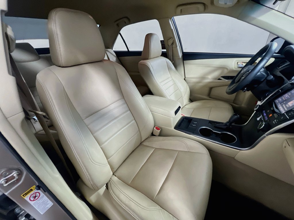 Used 2017 Toyota Camry XLE FWD image 26