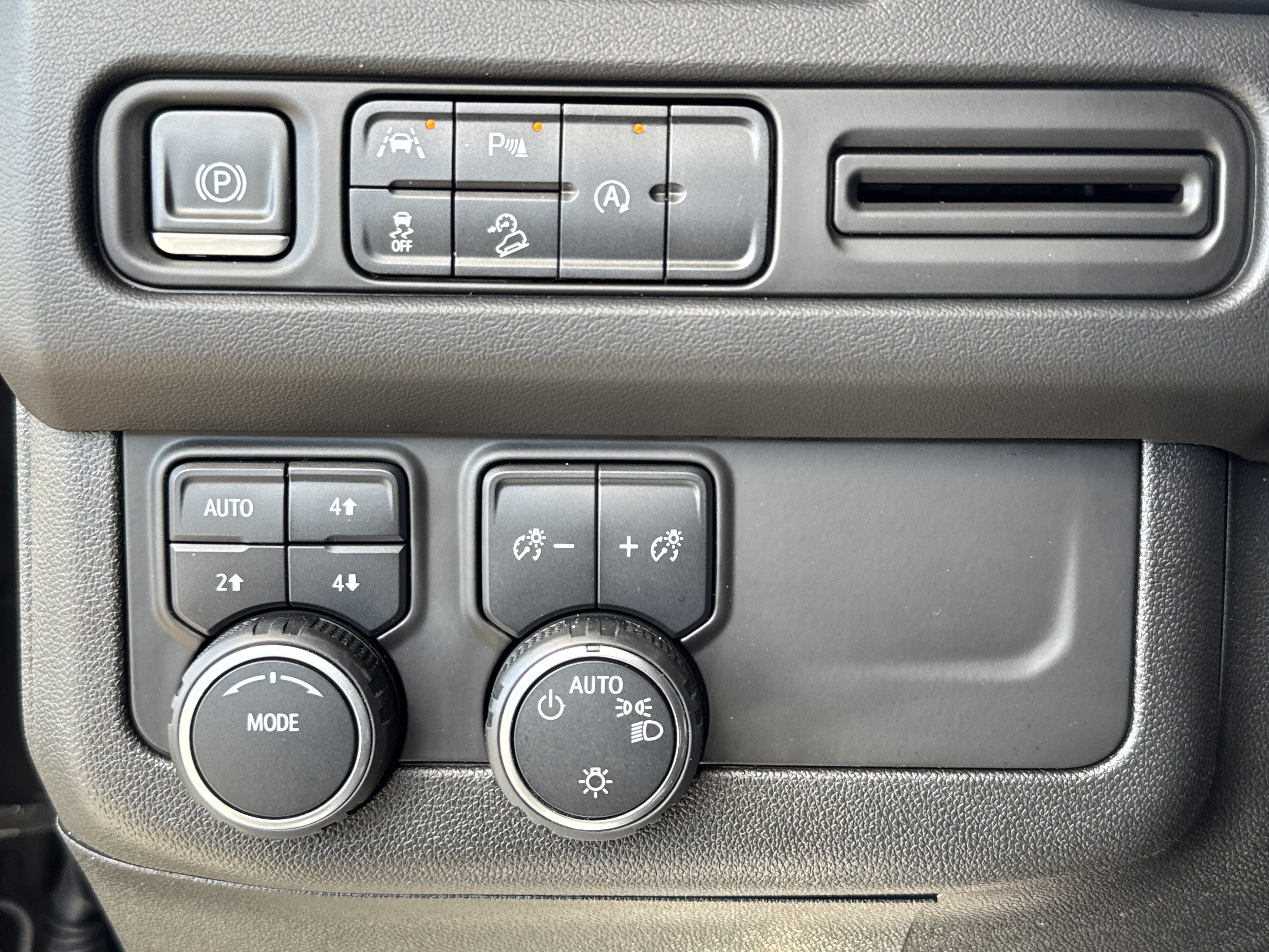 Used 2023 Chevrolet Tahoe Premier AWD/4WD image 19