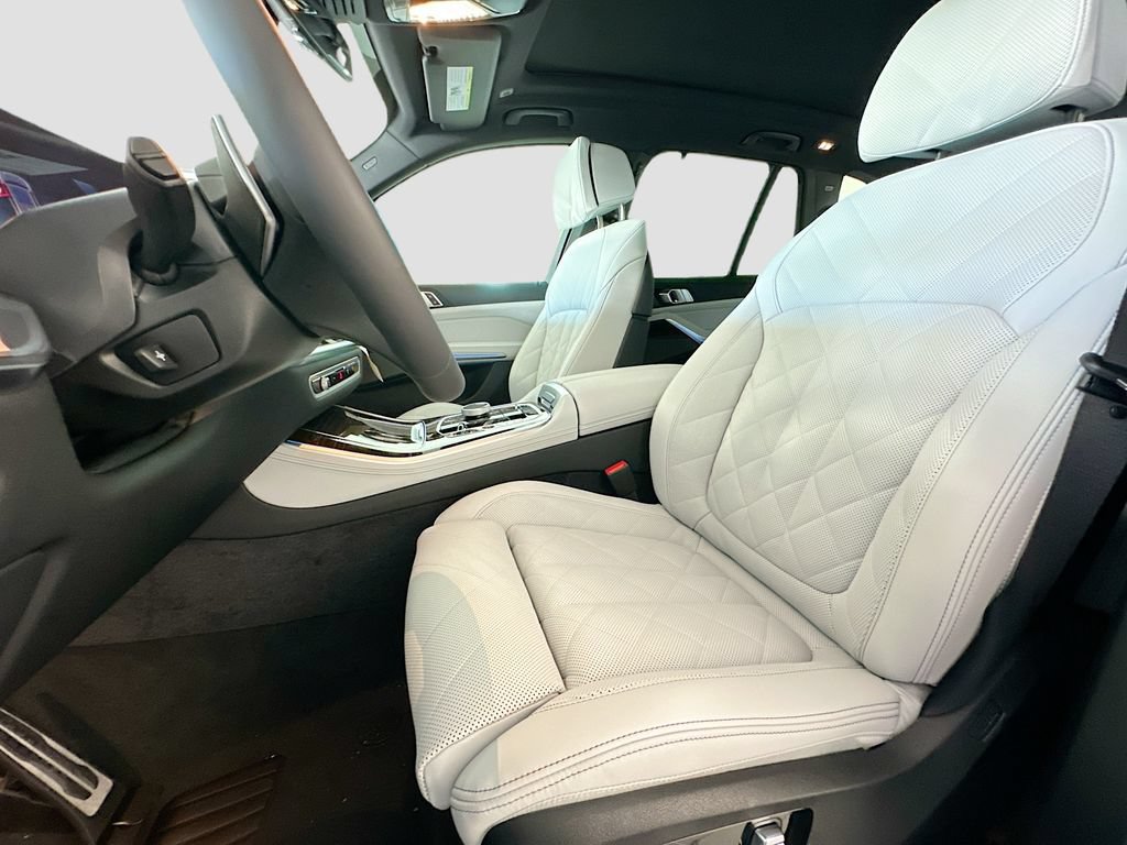 Used 2026 BMW X5 xDrive50e AWD/4WD image 22