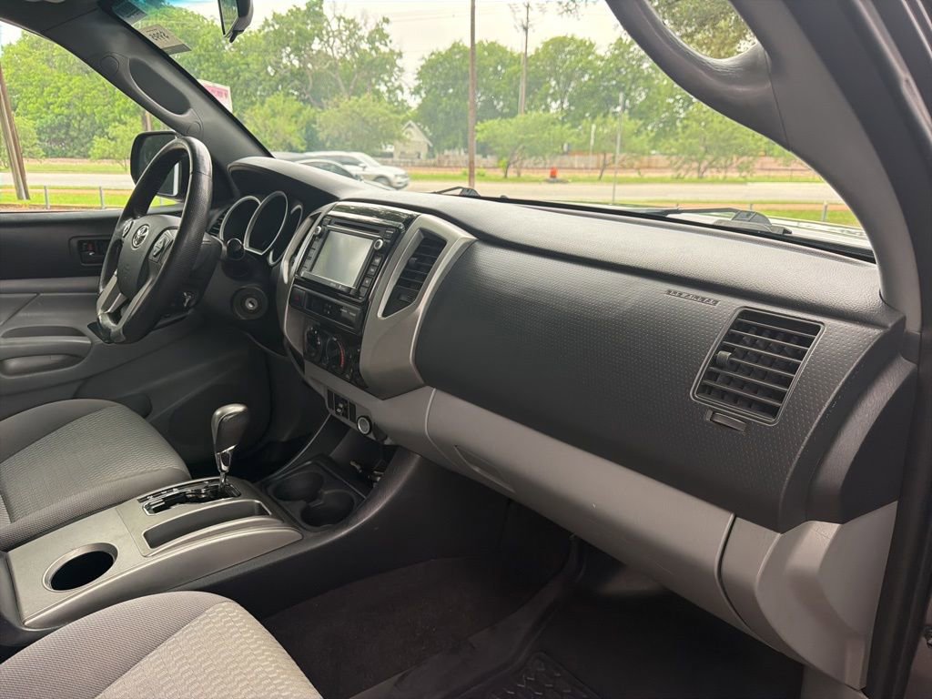 Used 2014 Toyota Tacoma PreRunner w/ SR5 Package RWD image 19