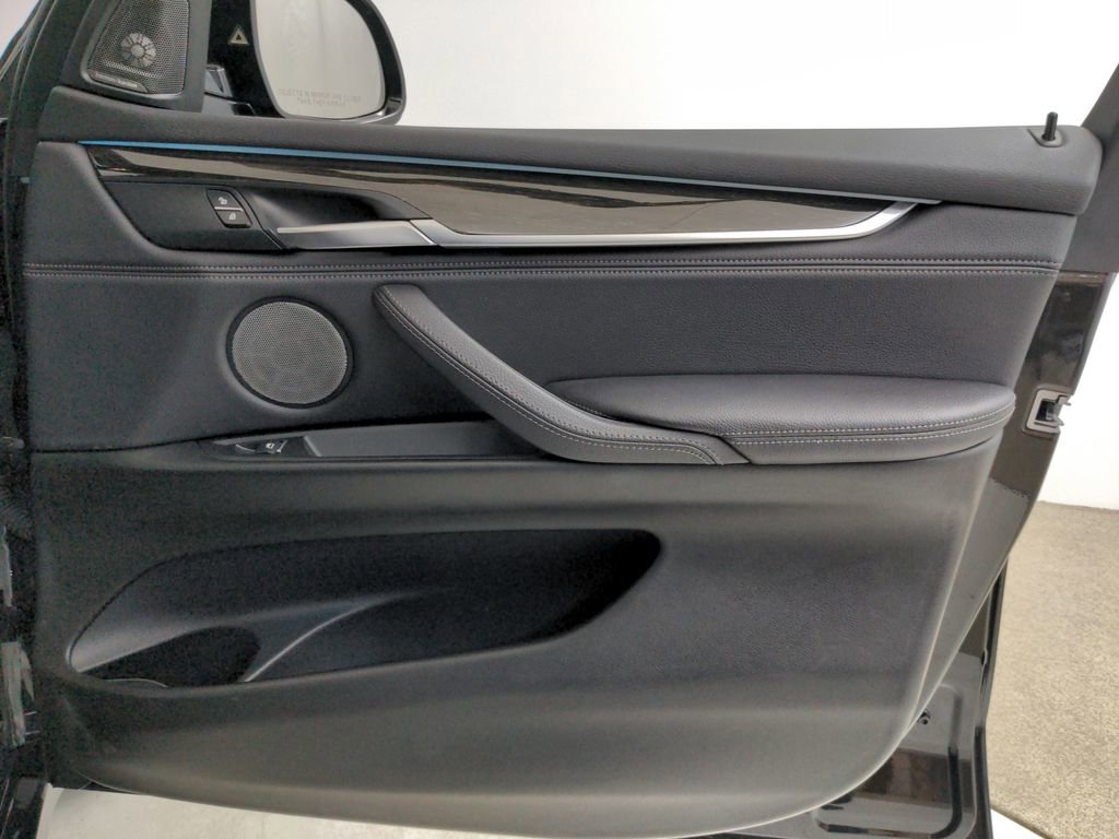 Used 2018 BMW X5 xDrive50i AWD/4WD image 40