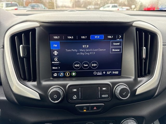 Used 2024 GMC Terrain SLT image 15