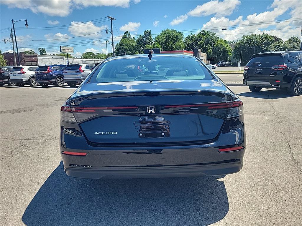 Used 2025 Honda Accord LX image 4