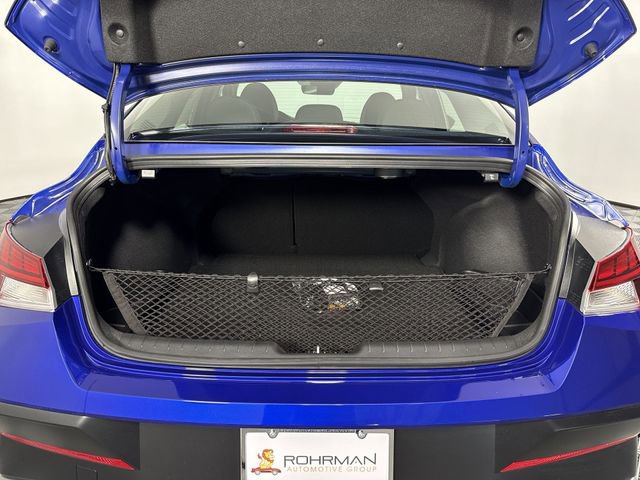 Used 2025 Hyundai Elantra Limited FWD image 45