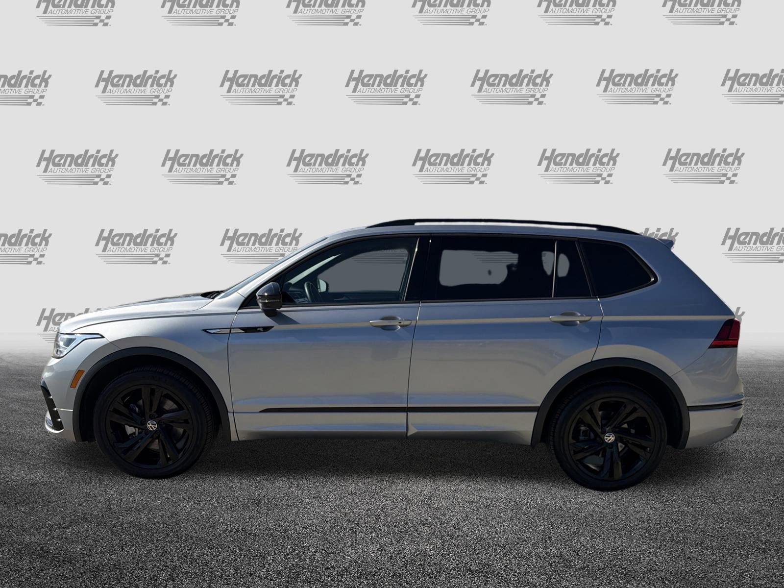 Used 2023 Volkswagen Tiguan SE R-Line image 7