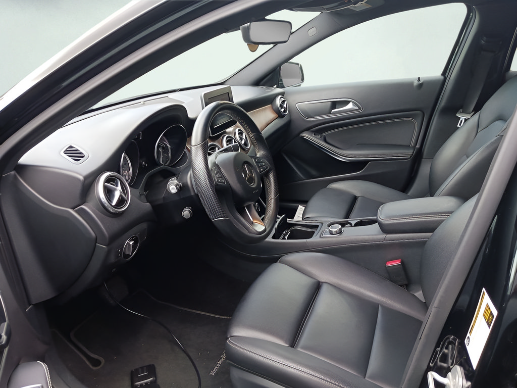 Used 2016 Mercedes-Benz GLA 250 4MATIC image 5