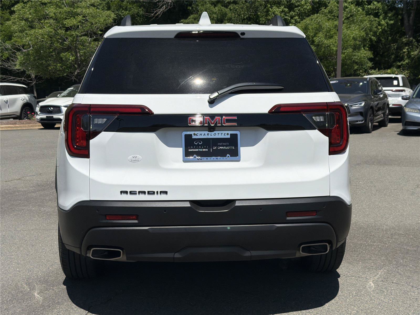 Used 2023 GMC Acadia SLE w/ Driver Convenience Package FWD image 26