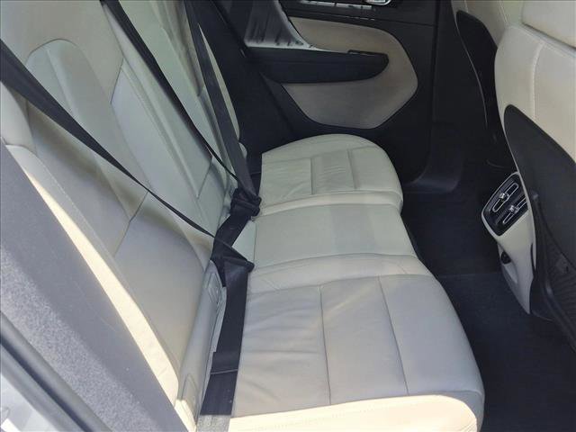 Used 2023 Volvo XC40 B5 Plus w/ Driver Assist Package AWD/4WD image 19