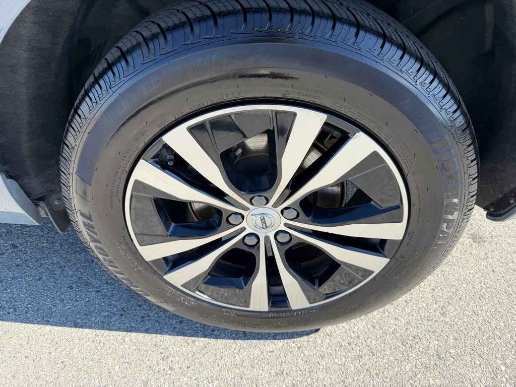 Used 2024 Volvo XC60 B5 Core image 13