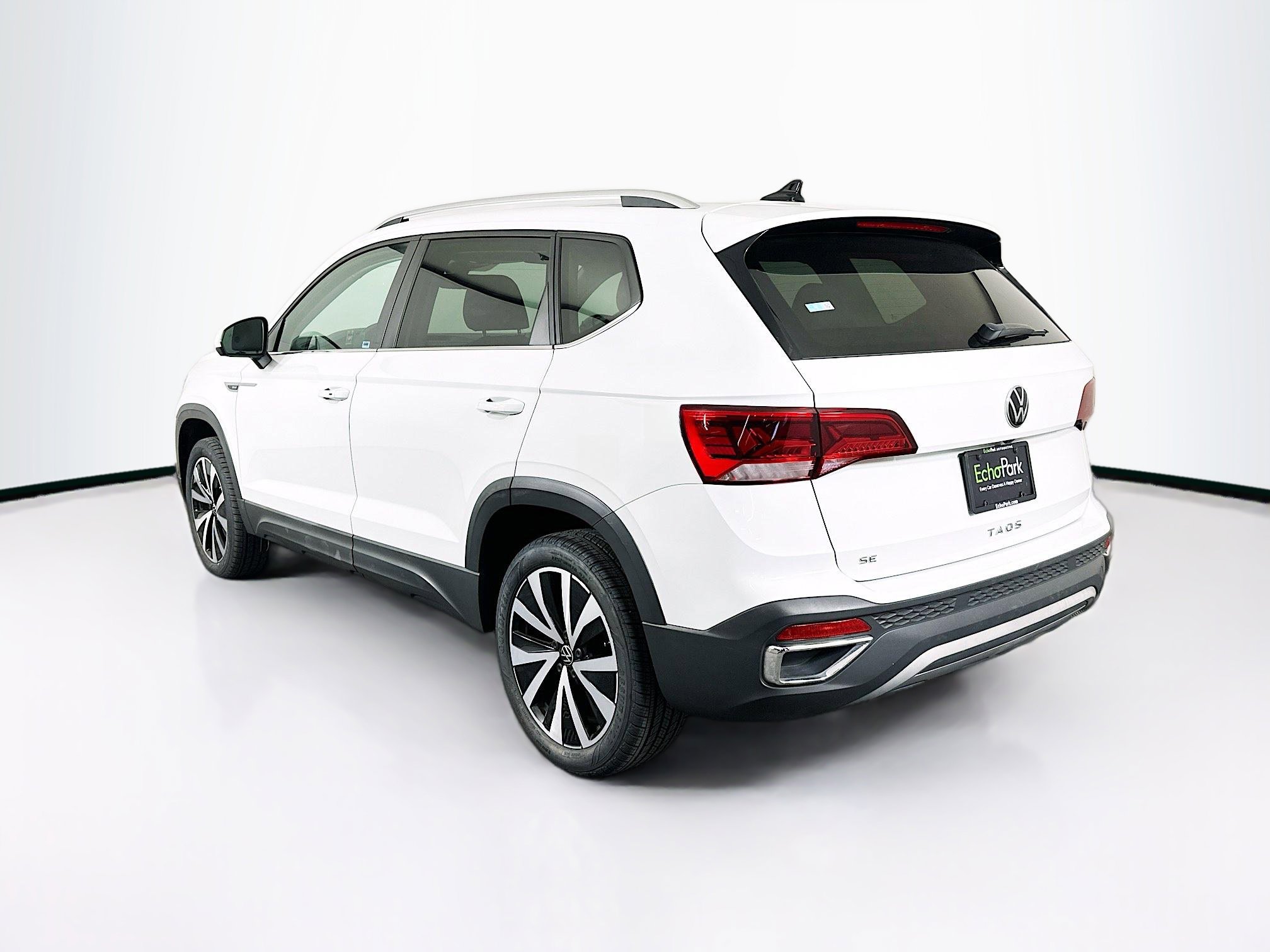 Used 2022 Volkswagen Taos SE FWD image 5