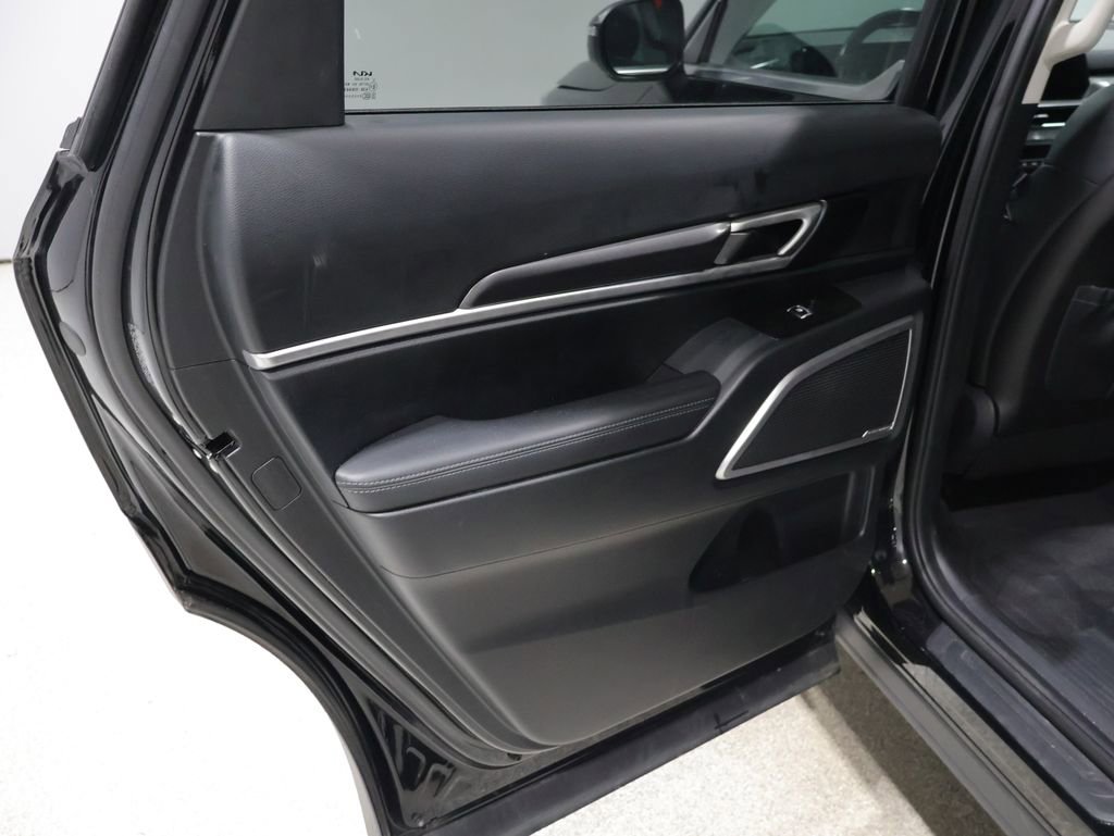 Used 2025 Kia Telluride S image 19