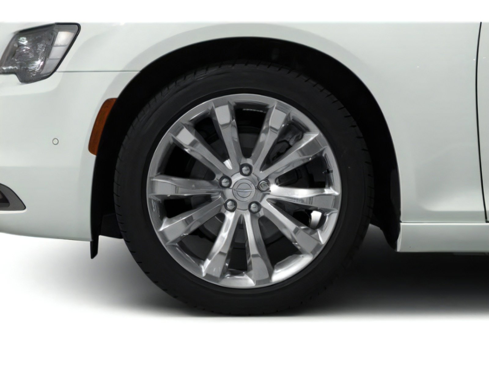 Used 2018 Chrysler 300 Touring L RWD image 14