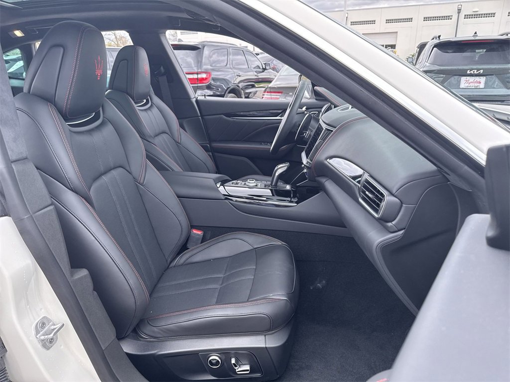 New 2024 Maserati Levante GT Ultima image 31