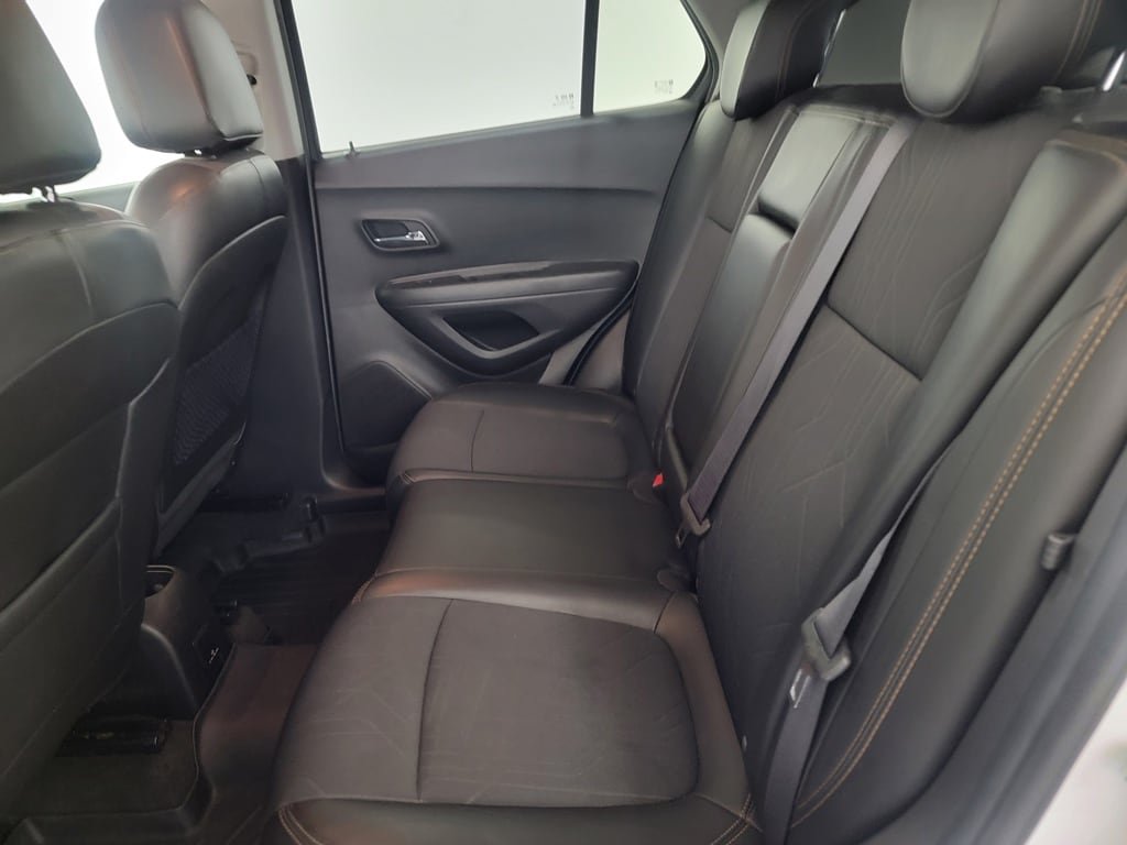 Used 2018 Chevrolet Trax LT w/ LT Convenience Package AWD/4WD image 13