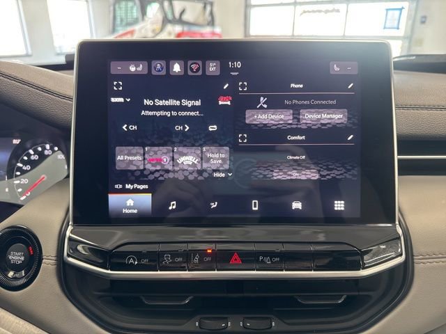 Used 2025 Jeep Compass Limited image 38