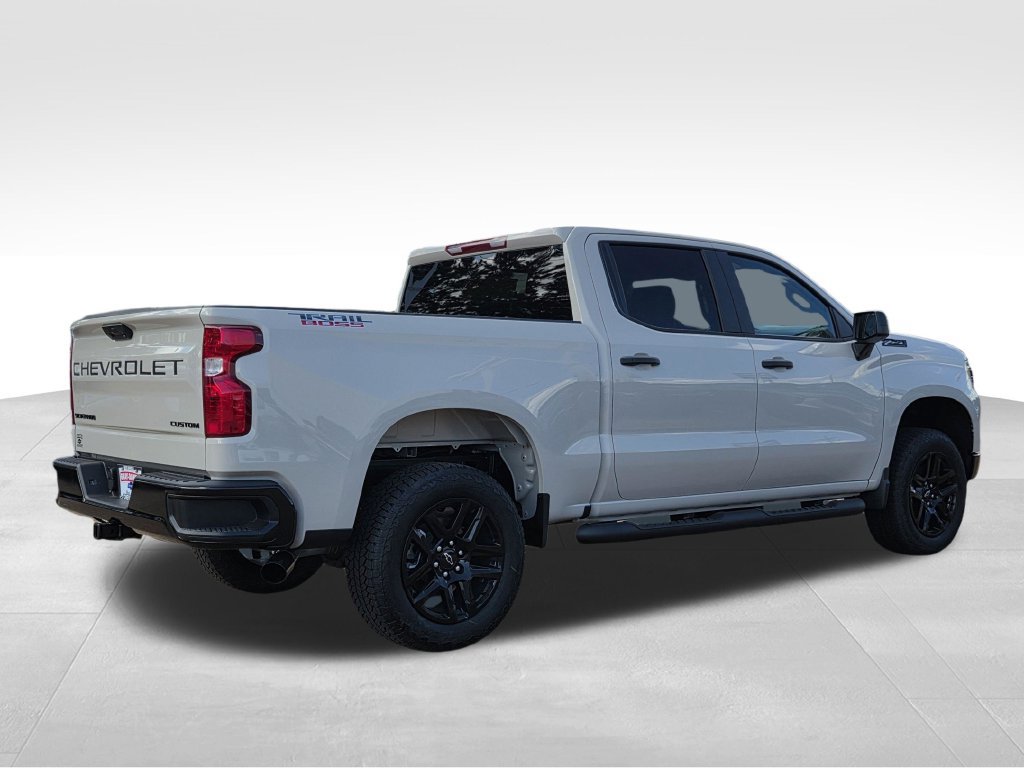 New 2026 Chevrolet Silverado 1500 Custom Trail Boss w/ Turbomax Blackout Package AWD/4WD image 5