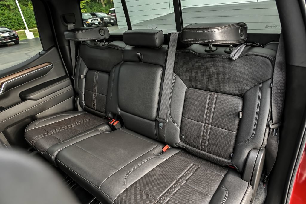 Used 2023 Chevrolet Silverado 1500 High Country w/ High Country Premium Package AWD/4WD image 17