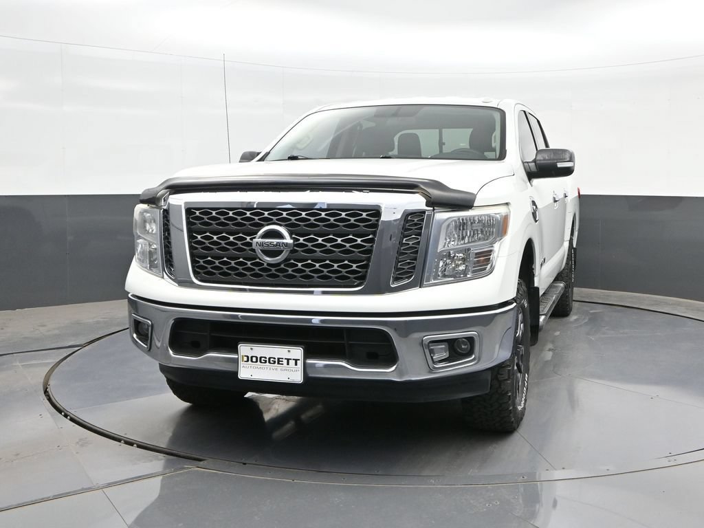 Used 2017 Nissan Titan SV RWD image 18