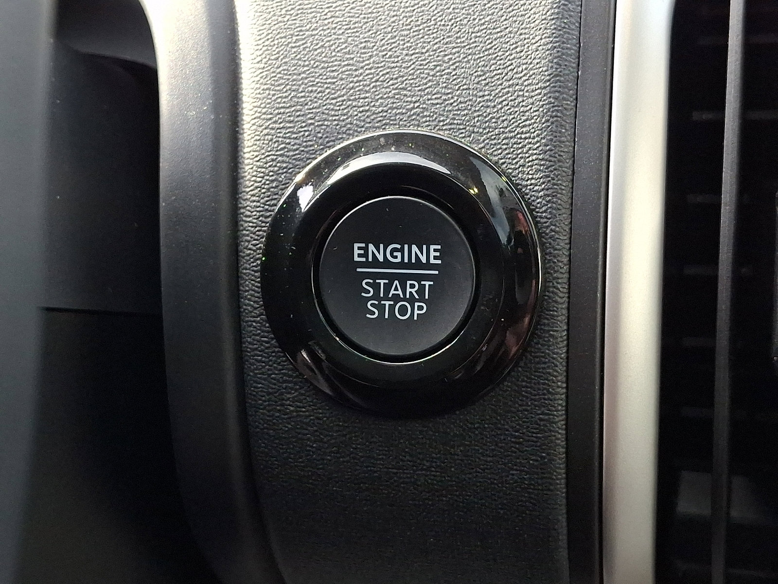 Certified 2025 Ford Expedition Active image 28