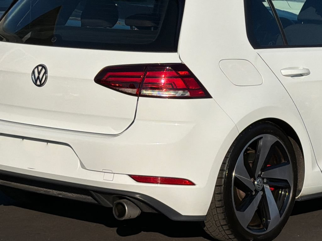 Used 2018 Volkswagen GTI SE FWD image 5
