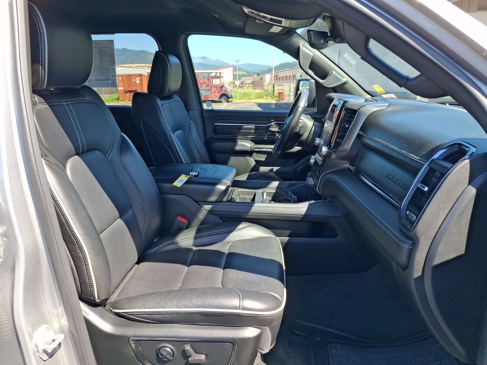 Used 2022 RAM 1500 Limited AWD/4WD image 23