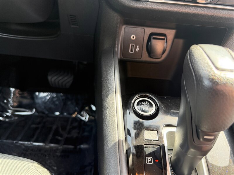 Used 2020 Nissan Versa S FWD image 17